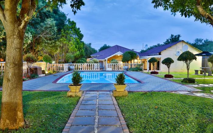 Luxurious Double Bed room with private bathroom