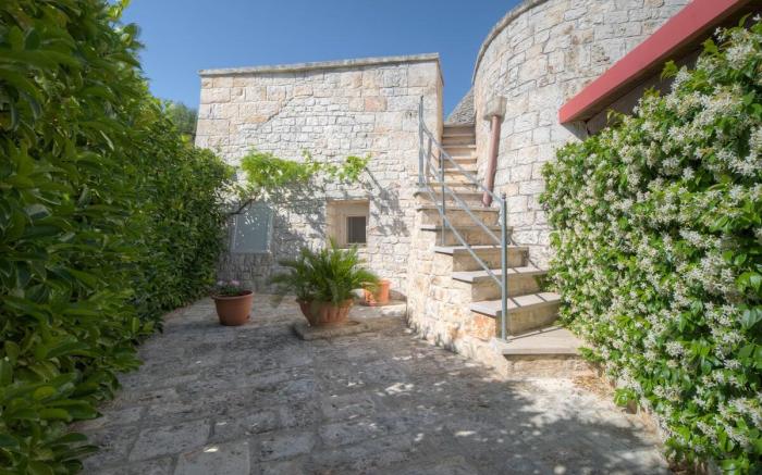 Trullo Corbezzolo by Typney