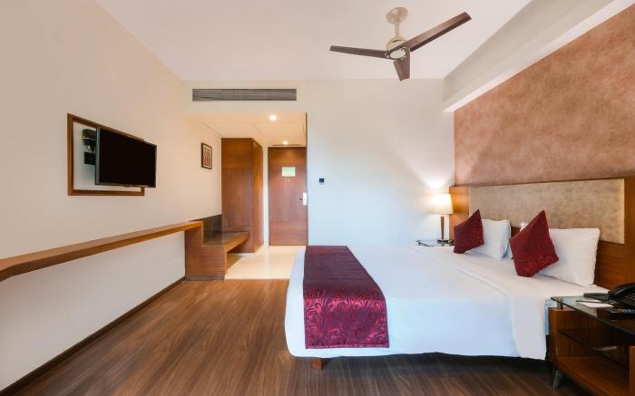 7 Apple Hotel Vimannagar, Pune