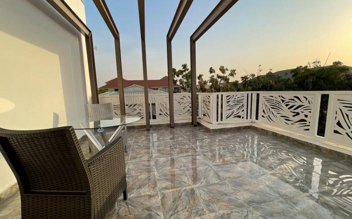 SUNSET VIEW CONDO@UTAKO+WIFI+24HRs AC & GENERATOR