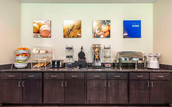 Comfort Inn & Suites