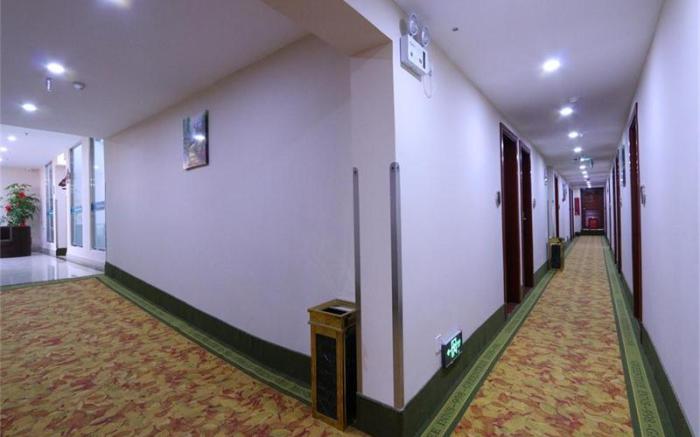 Shell Hotel Shnghai South Railway Station Luoxiang Road