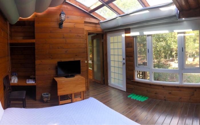 CaiFong小木屋/附特斯拉充電樁