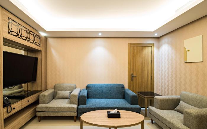Mirnian Hotel