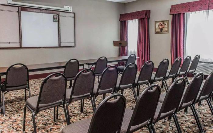 Wingate by Wyndham Pittsburgh/West Mifflin