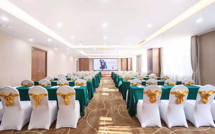 Madison Hotel Weihai Railway Station