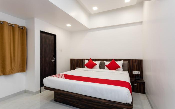 Hotel Ten Eleven Grand