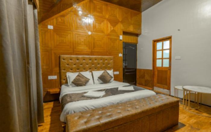 Villa Riverine Cafe & Riverview Residences 