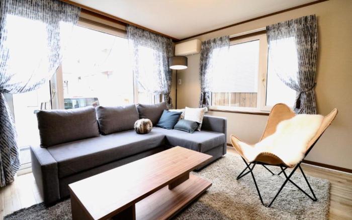 Sky Court 717