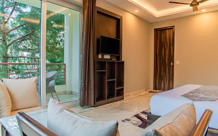 Majestic Pines || Mesmerising Hill View Full Villa