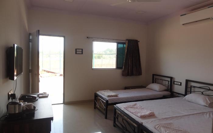 Tent-O-Treat Premium Rooms near Dapoli