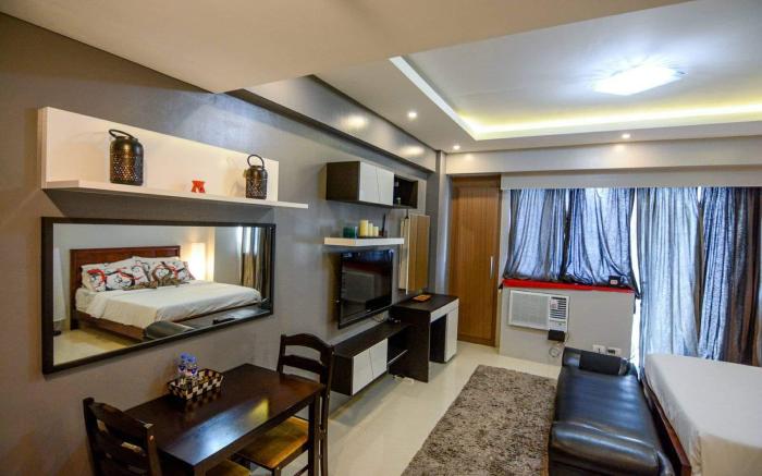 One Palm Tree Villas Newport City Unit  1
