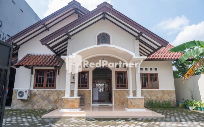 Guest House B Fren Syariah Near JIH Yogyakarta Mitra RedDoorz