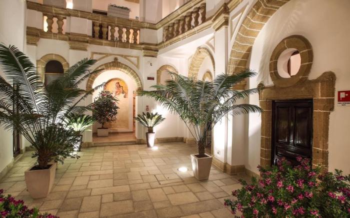 Al Pescatore Hotel & Restaurant