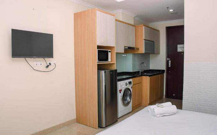 Fancy and Nice Studio at Menteng Park By Travelio