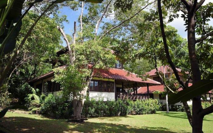 Peaceful Villa in private beach Resort, 5' to Golf