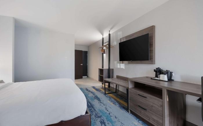 Clarion Pointe OKC Airport