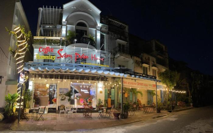 Sampan House