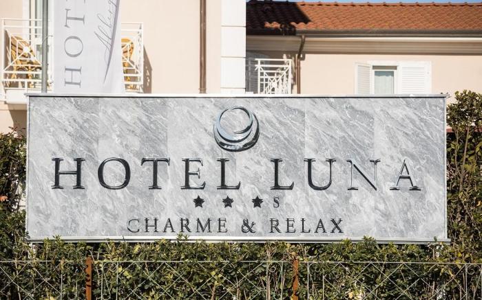 HOTEL LUNA