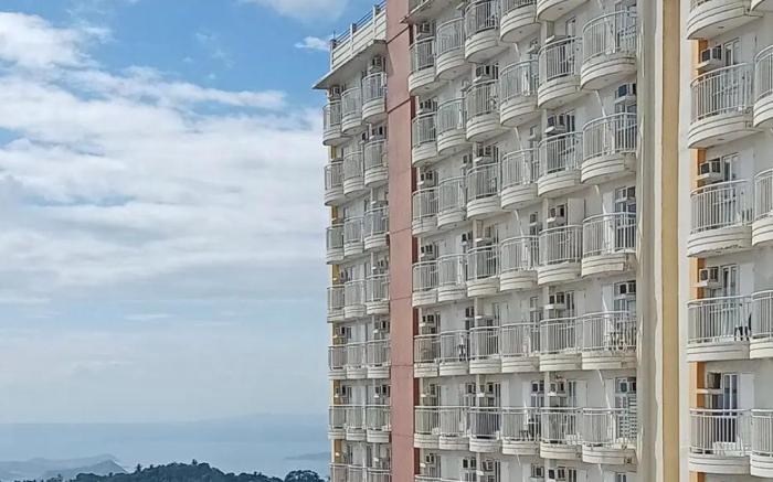 Free WIFI & Netflix! The Elchies Room Tagaytay