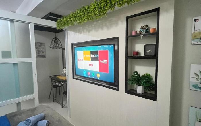 Free WIFI & Netflix! The Elchies Room Tagaytay