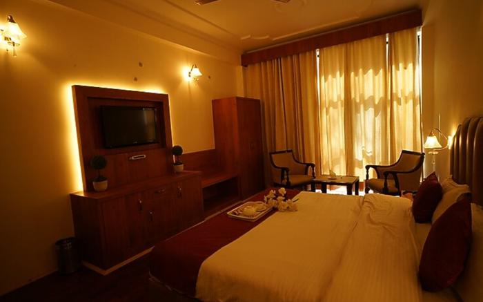 Hotel Sandhya Palace