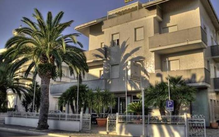 Hotel Caravel