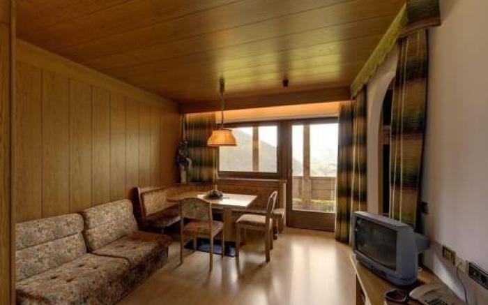 Hotel Alaska