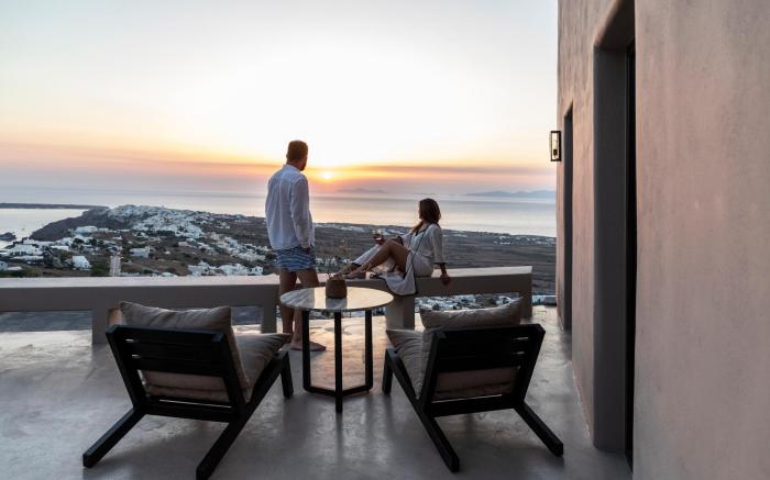 Nimbus Santorini
