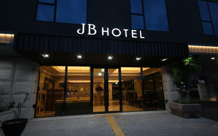 JB Tourist Hotel