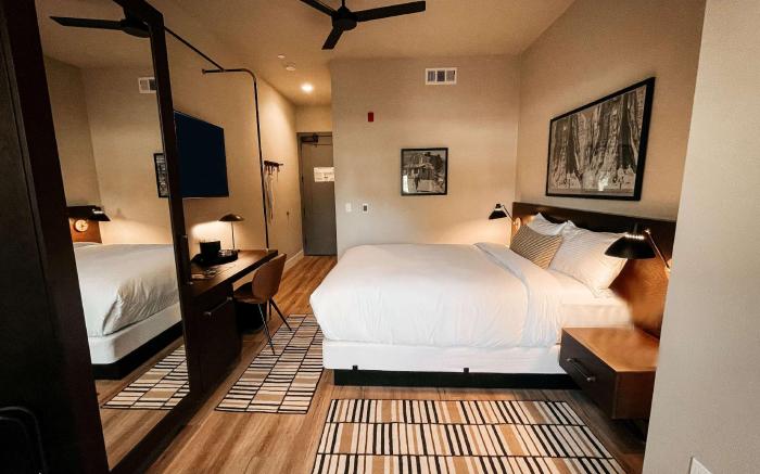 Gateway Hotel, Trademark Collection by Wyndham