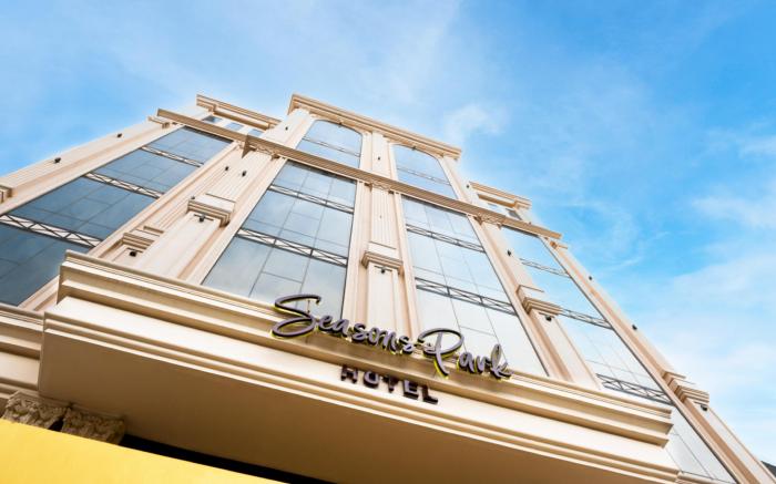 Seasons Park Hotel