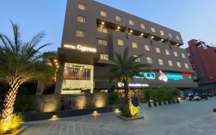 HOTEL CYPRESS