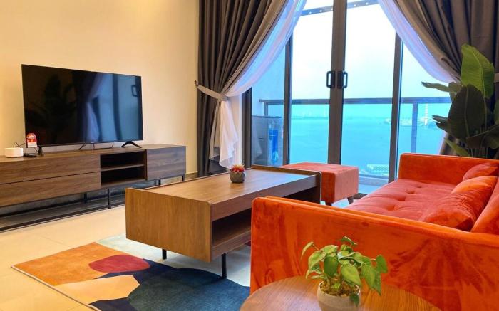 R&F 【 2Bed Fully Seaview】 by SC Homestay
