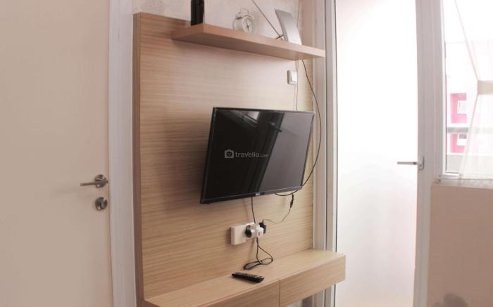 Well Designed 2BR Green Pramuka City By Travelio