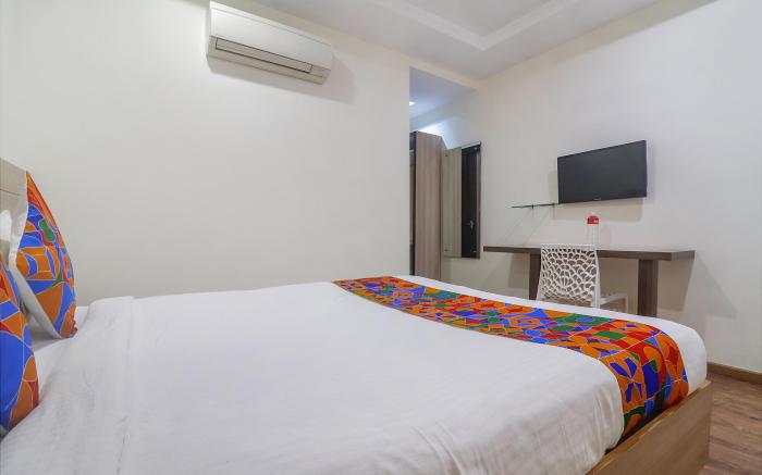 FabHotel Pride Inn Financia - Nr DLF Cyber City, Gachibowli