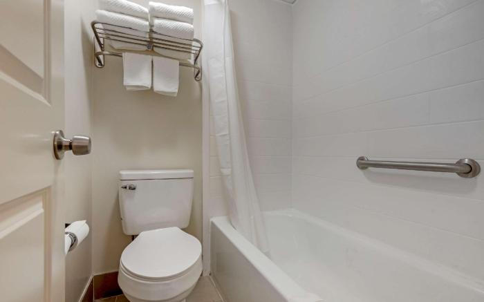 Quality Inn & Suites New Hartford - Utica