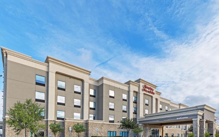 Hampton Inn & Suites Dallas I-30 Cockrell Hill, TX