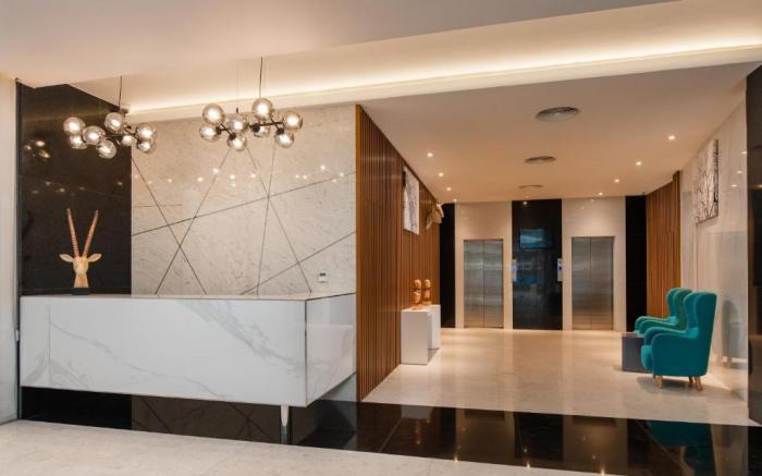 AURA SUITES
