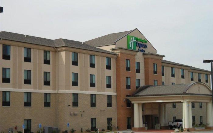 Holiday Inn Express and Suites Urbandale Des Moines By IHG