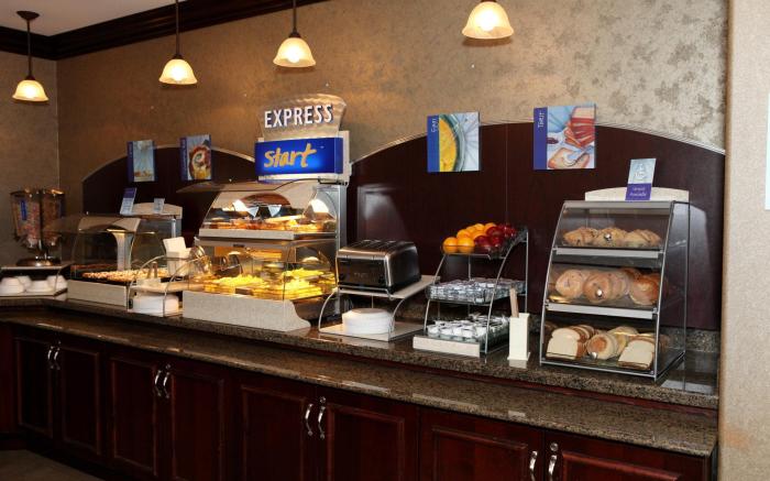 Holiday Inn Express and Suites Springfield Medical District By IHG