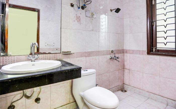 Hotel O Sunshine Near Iskcon Temple Noida