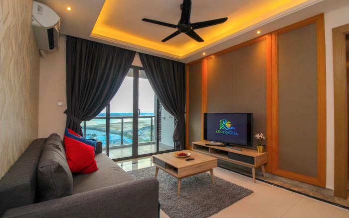 Crown Suite . R&F Mall @ 2BR 4Pax near CIQ