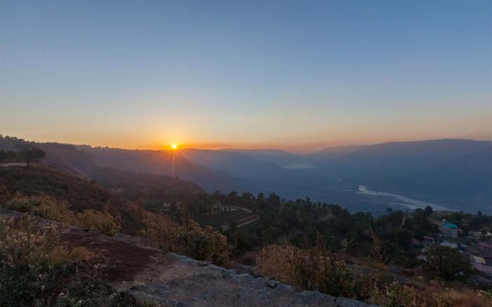 Mountain's Edge by VEO - Part of StayVista