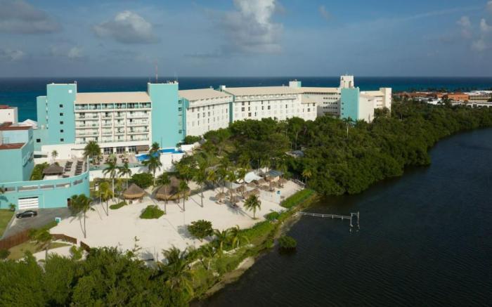 The Westin Cancun Resort Villas & Spa