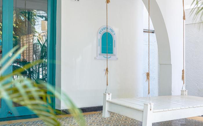 Puerta Aqua