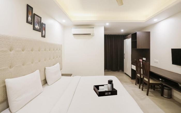 Super Townhouse The AMV Hotel