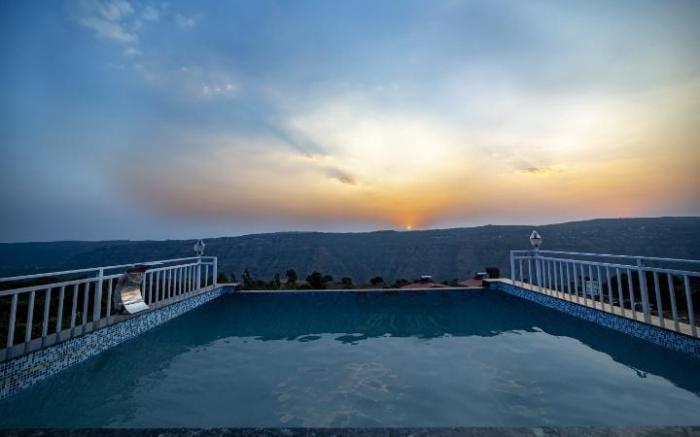 StrawBella Inn Villa