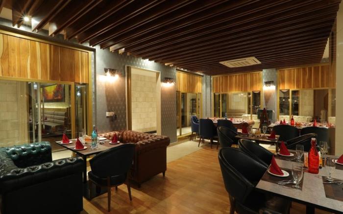 HOTEL UTSAV GRAND BANQUETS & RESORT