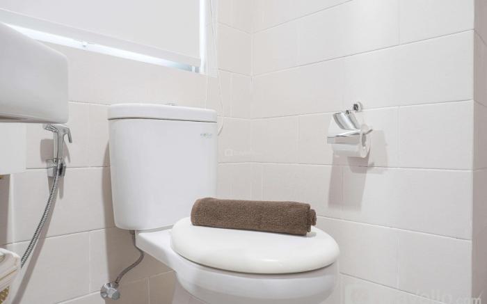 Nice and Comfort 2BR at Pejaten Park By Travelio